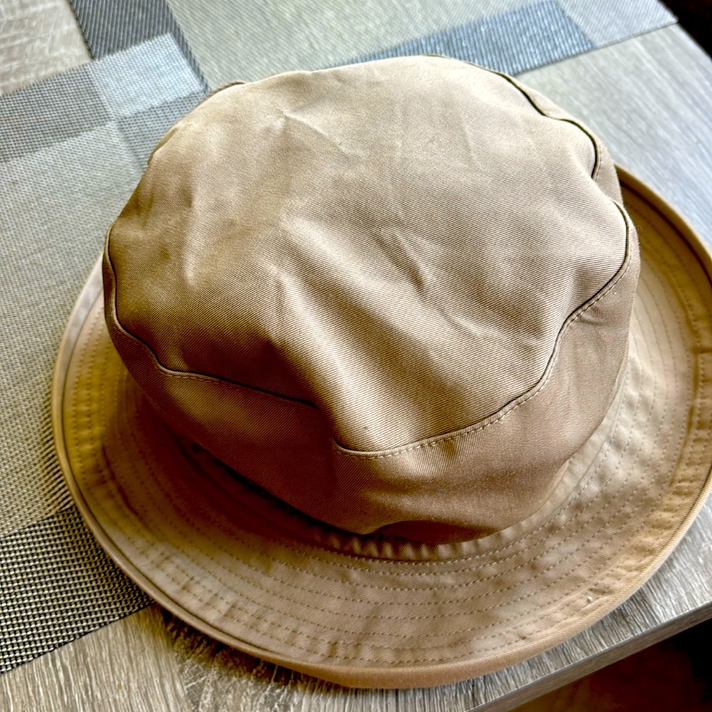 Burberry Classic Auth Hat EUC